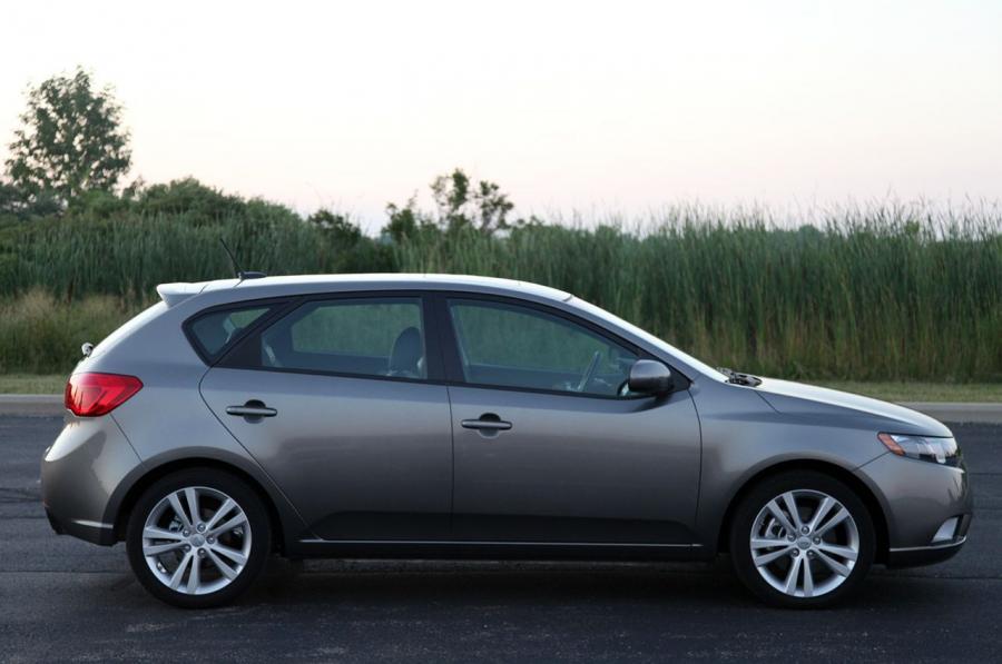  Kia Forte 5-Door 2011 года  (фото 15 из 89)